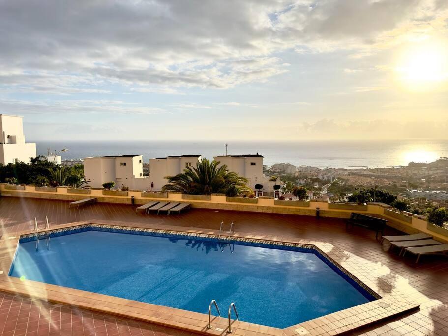 Апартаменты Penthouse With Ocean Views - Torviscas Адехе Экстерьер фото