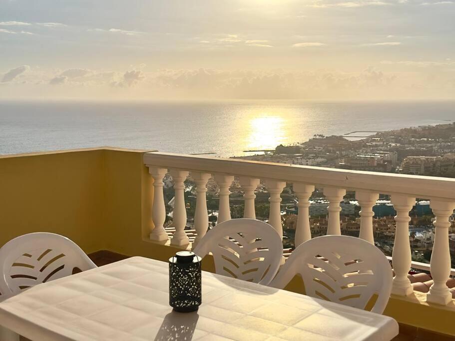 Апартаменты Penthouse With Ocean Views - Torviscas Адехе Экстерьер фото